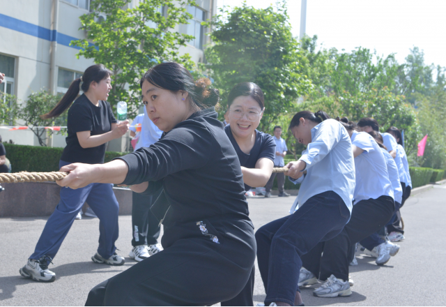 迎五一，展風(fēng)采——新風(fēng)光第二十一屆春季運(yùn)動(dòng)會(huì)召開(kāi)